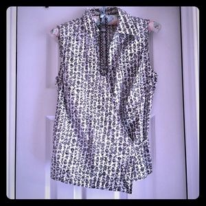 Elegant Ann Taylor LOFT wrap style  top!! 🌹SALE!